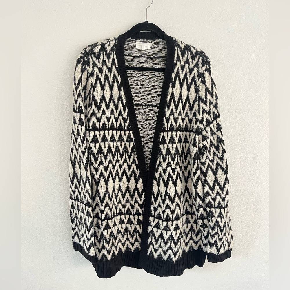 Lou & Grey Black and White Geometric Cardigan
